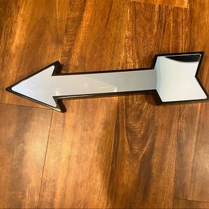 Wall decor mirror arrow